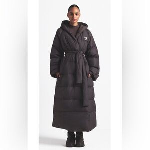 SKIMS x THE NORTH FACE NUPTSE WRAP PARKA PHOENIX MEDIUM